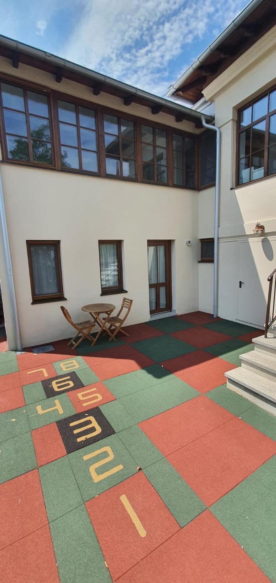 Old Town Apartament Apartment Targoviste Exterior foto